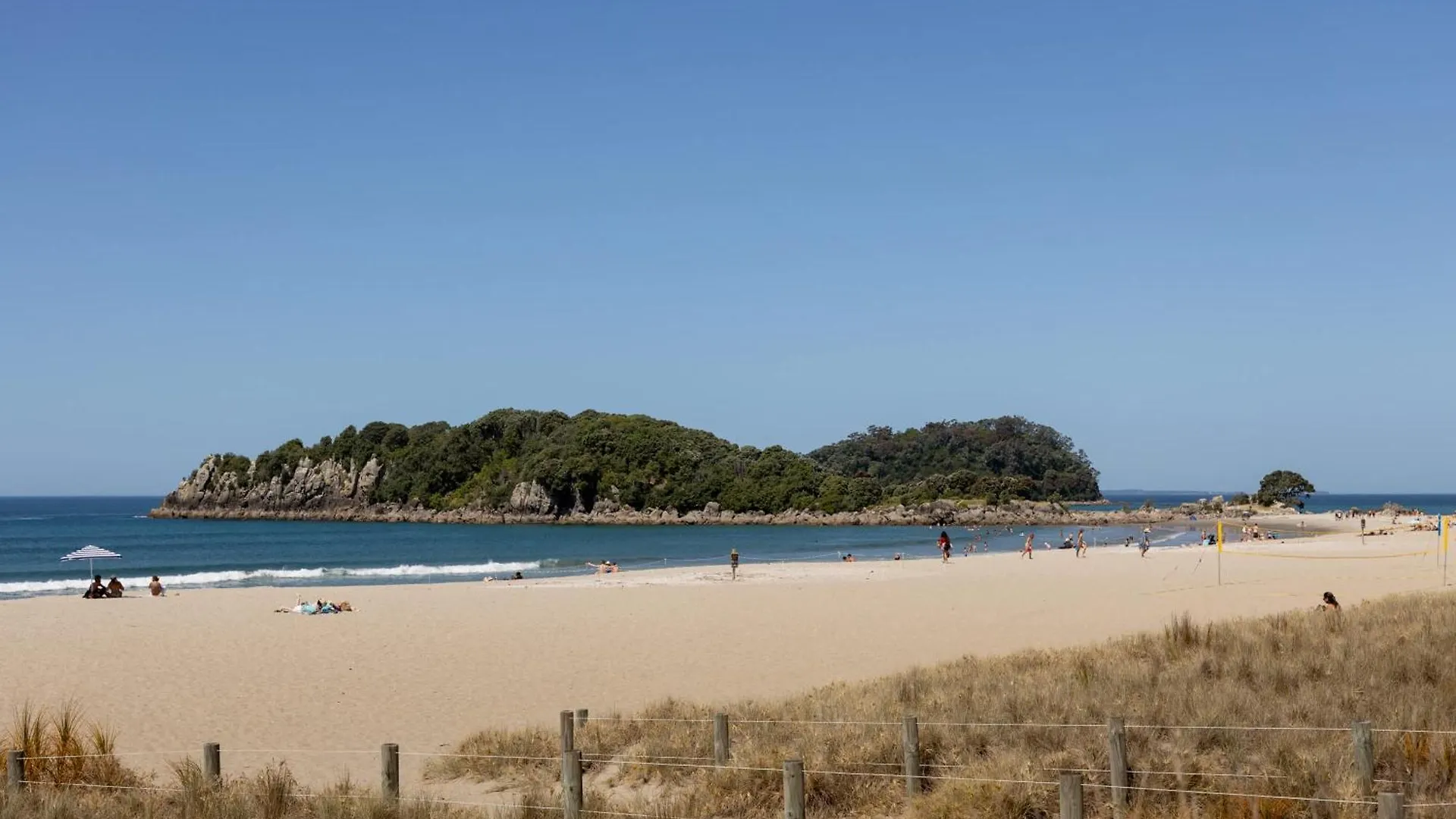 Oceanside Haven Resort With Luxury Sea Views Mount Maunganui Apartment
